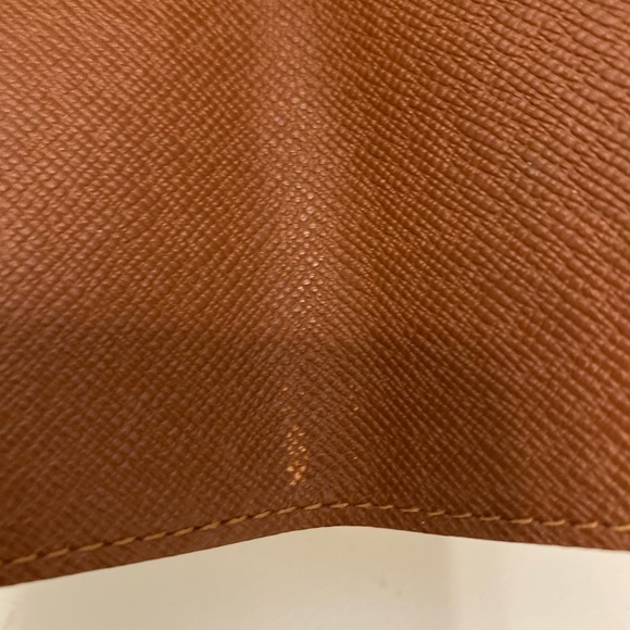 Louis Vuitton Monogram Card Holder - Picture 6 of 15